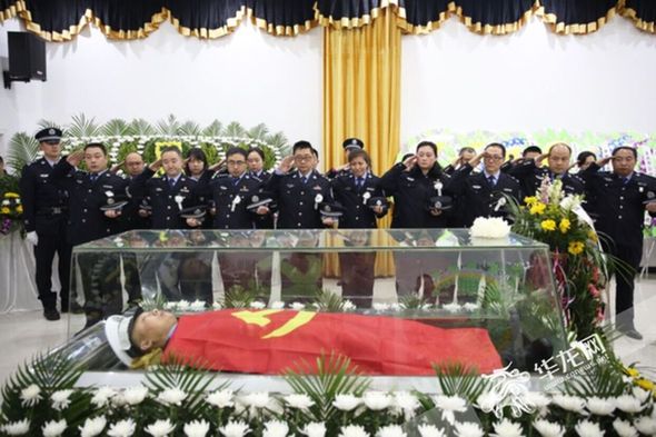 时代楷模杨雪峰：他用生命守护平安