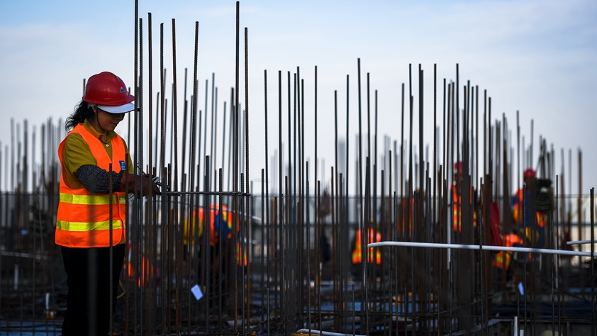 坚守岗位度国庆