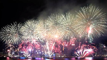 香港市民喜看国庆烟花汇演