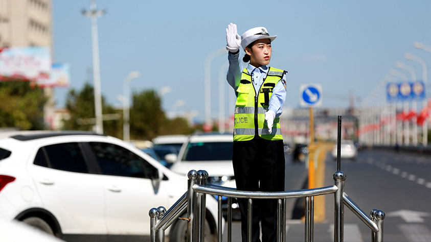 假期里坚守的劳动者