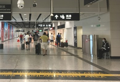 打卡广深港高铁“飙”到香港：换乘10分钟进出关15分钟