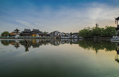 逛吃、宅家、工作：解码大陆台胞的“花式”黄金周