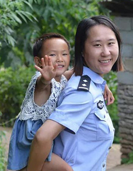 韦兰：孩子们心中的&ldquo;警察妈妈&rdquo;