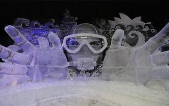 聖彼得堡冰雕迎新年