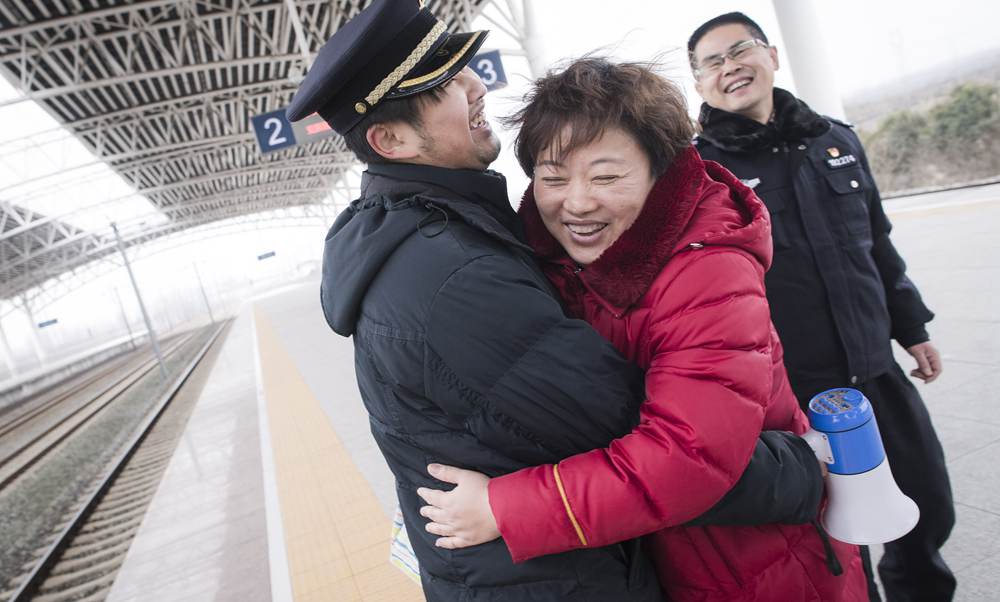 带上好菜来看你