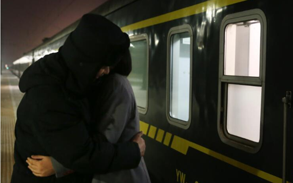 铁路小两口的别样元宵节