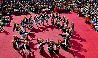 西藏乃瓊村：載歌載舞慶“三八”