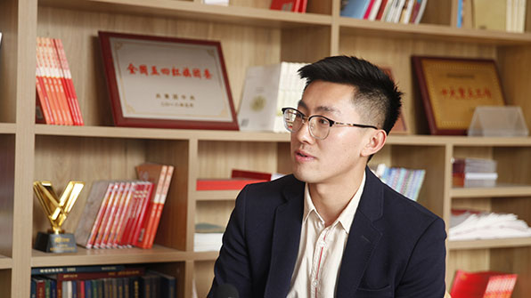 “钢铁人”是怎样炼成的？