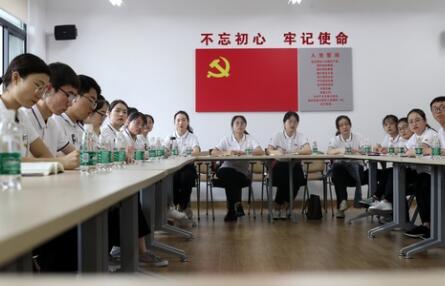 我在“党的诞生地”当讲解员