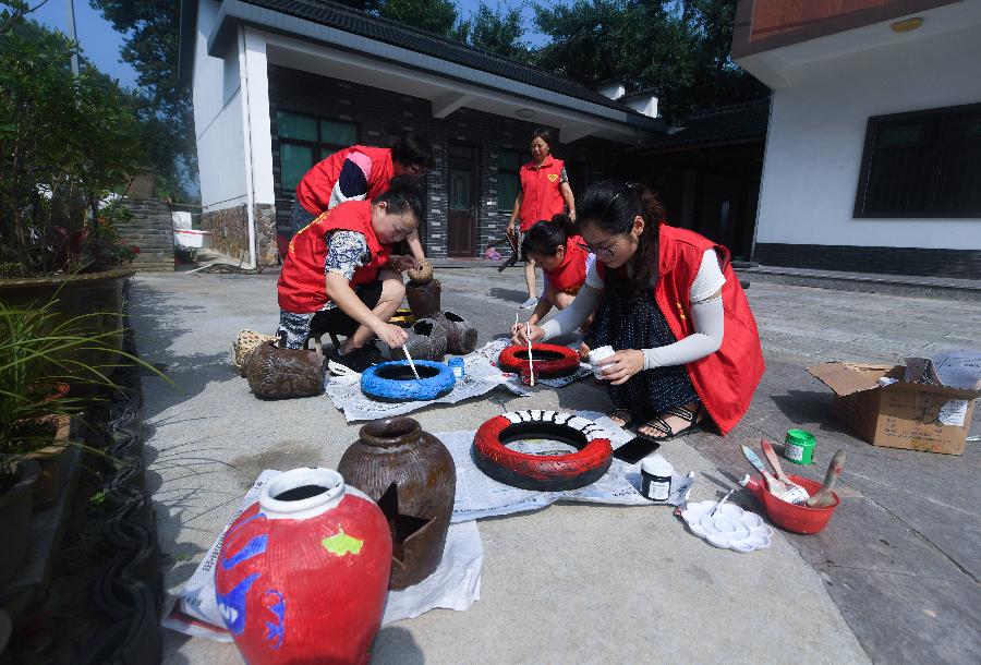 浙江长兴:乡镇开展基层党员“志愿者服务月”