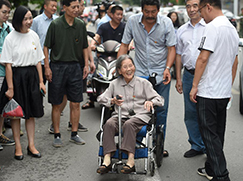 沐世纪风雨 浙江嵊州“七一村”百岁老支书回乡忆初心