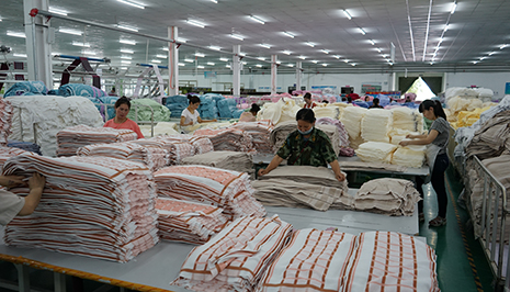 新疆新越丝路有限公司开展民族共建活动促进就业增收