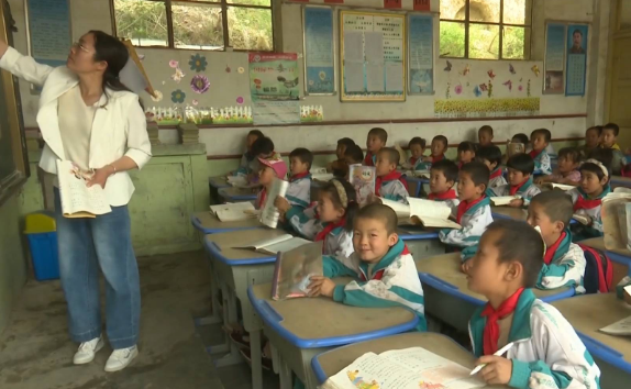 甘肃东乡：大力抓教育扶贫拔“穷根”