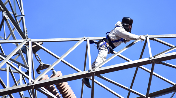 “刀片梁”上的光明使者