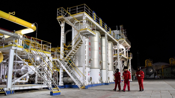 大漠寒冬夜巡忙