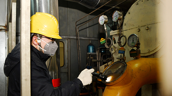 陕西铜川：坚守岗位保供热