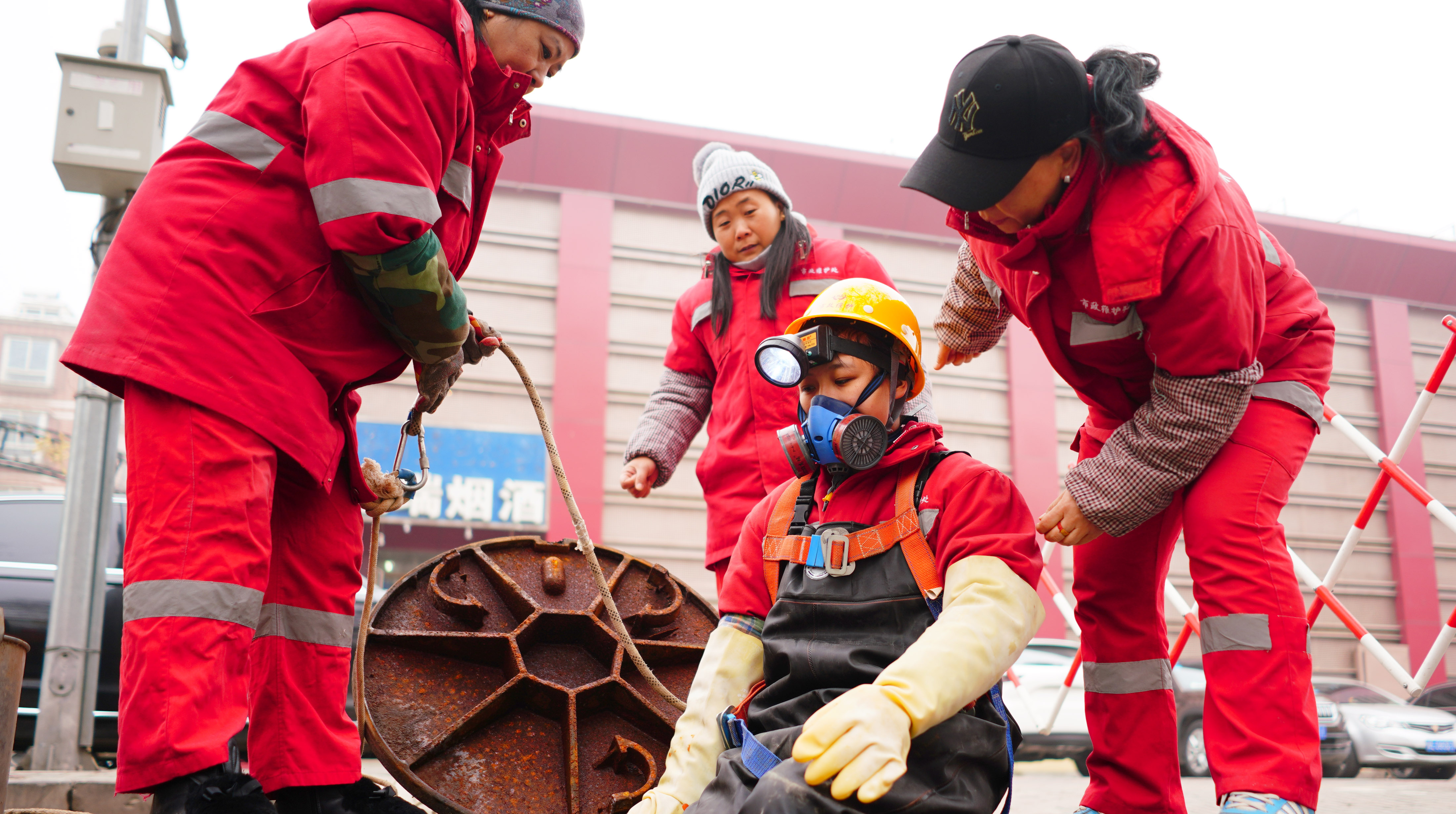 城市“地下肠道”的“红色娘子军”