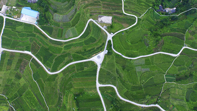 看得见的改变：记石阡脱贫攻坚塑造乡村新面貌