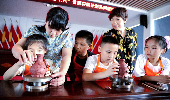 浙江长兴：为暑期生活添彩