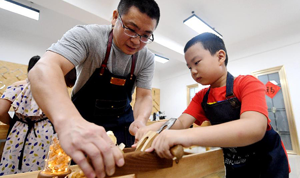 河北石家庄：暑假里的“小鲁班课堂”