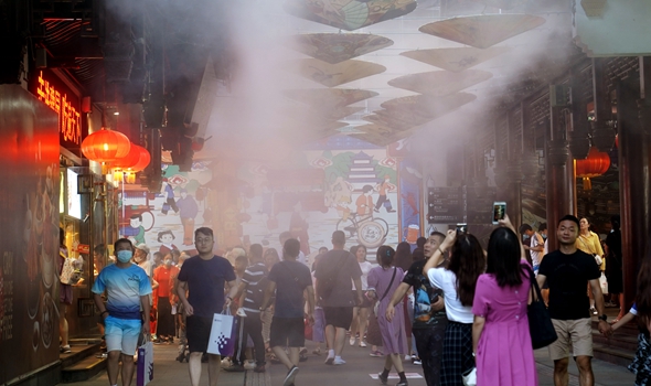 上海：豫园进入“暑期档”