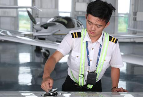 “雄鹰”在扎兰屯展翅飞翔