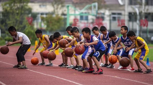 江苏泗洪：温暖的“暑托”生活