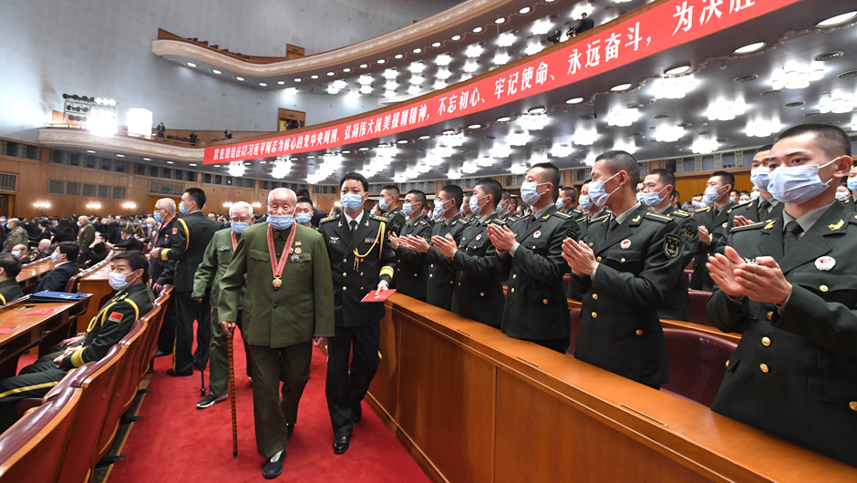 大会前，志愿军老同志入场