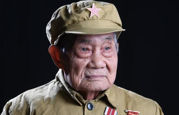 致敬最可爱的人——易金荣