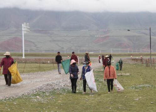 为了心中那片绿&mdash;&mdash;长江源头的捡垃圾志愿队