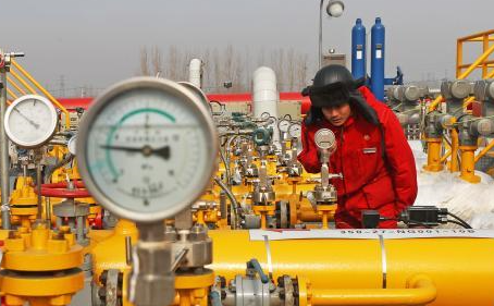 这个春节，他们留在工地和单位过年