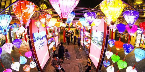 张灯结彩年味浓