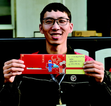 归乡路的“逆行者”年夜饭的“缺席人”，如何就地过年