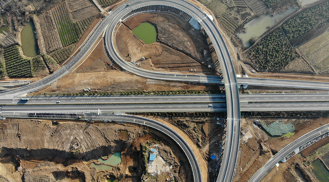 交通建设“加速跑” 驶入发展“快车道”