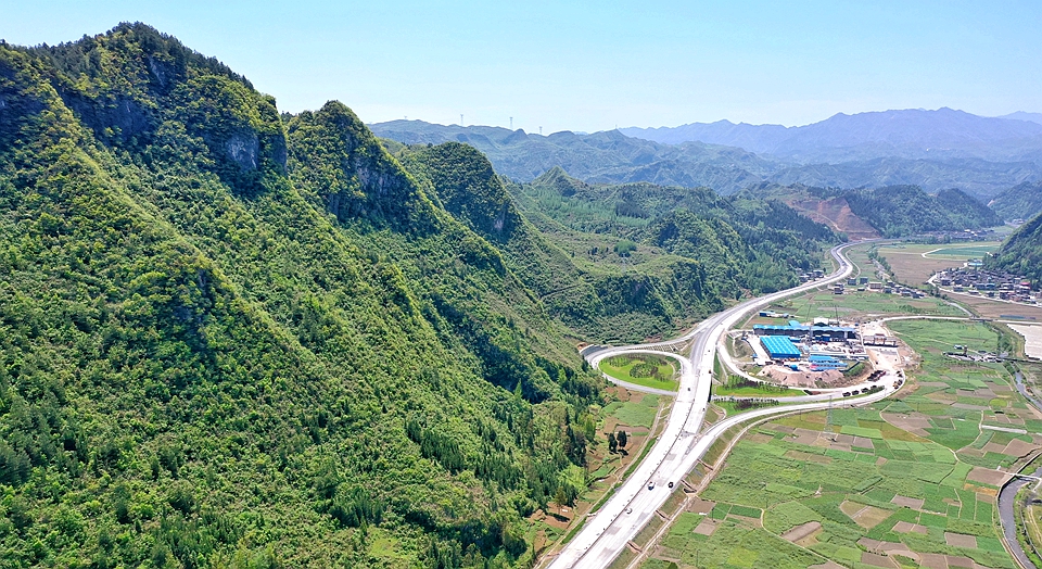 贵州：秀印高速加紧建设