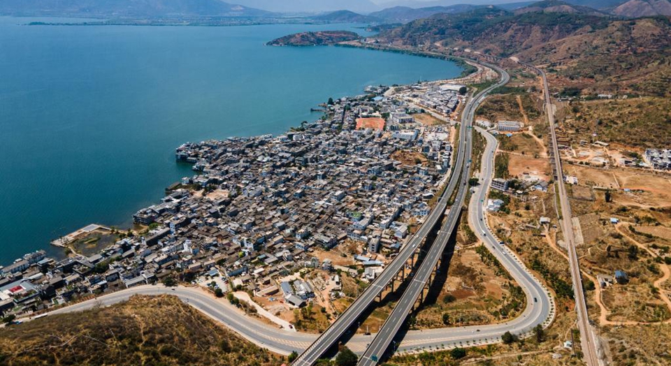 大丽高速：以“颜值”促发展