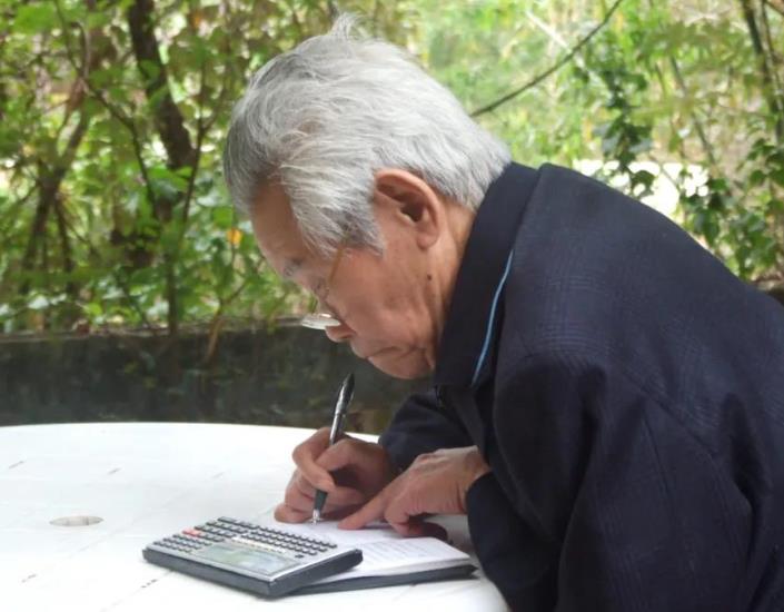 追忆“核动力垦荒牛”、中国第一任核潜艇总设计师彭士禄