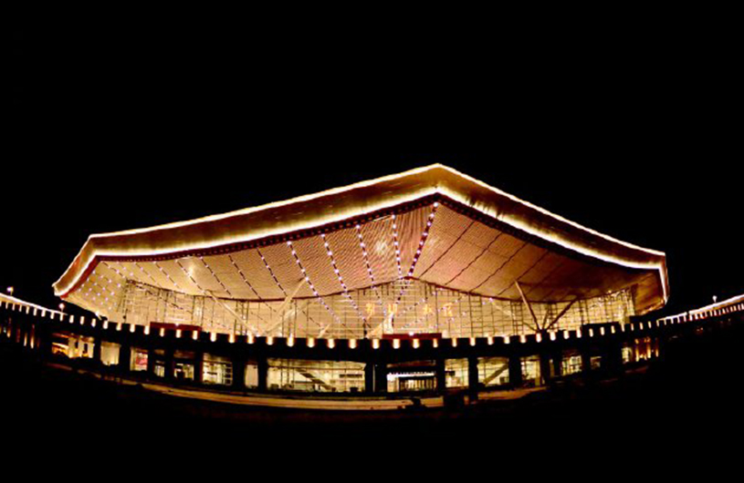 西藏最大航站楼正式投运