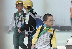 西安一小学给学生带&ldquo;绿领巾&rdquo;