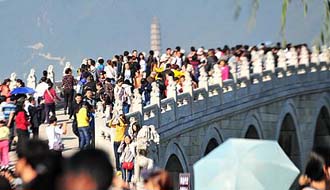 带薪休假化解黄金周“堵”局