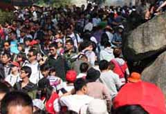 如何化解“黄金周”式休假“堵局”