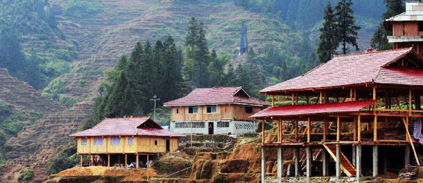 广西融水苗族自治县滚贝乡吉羊村利用政府补贴修建的民房