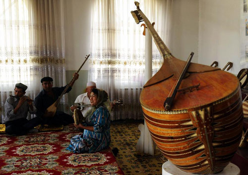 中国新疆民族乐器村“升级改造”