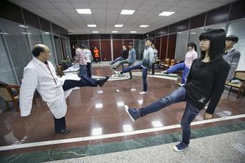 东航浙江宁波首招女飞行学员