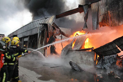 浙江台州一厂房发生大火