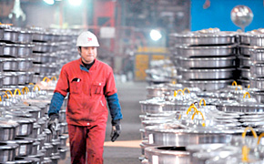 聚焦4月经济数据