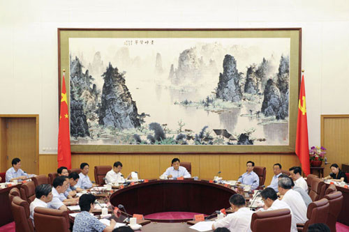 刘云山主持召开中央党的群众路线教育实践活动领导小组第二次会议