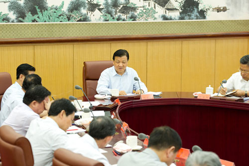 刘云山主持召开中央党的群众路线教育实践活动领导小组第三次会议