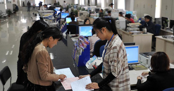 广西构建“一服务两公开”体系打造服务型政府