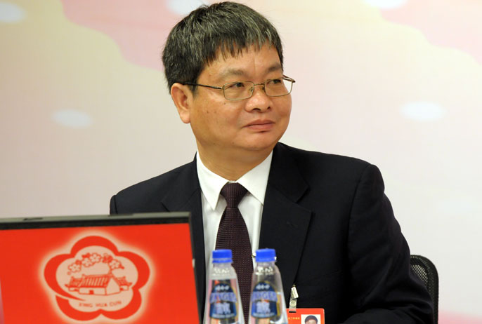 胡建文做客新华网